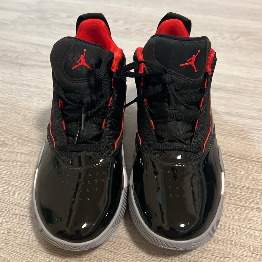 Jordan shoes size 5.5 Boys